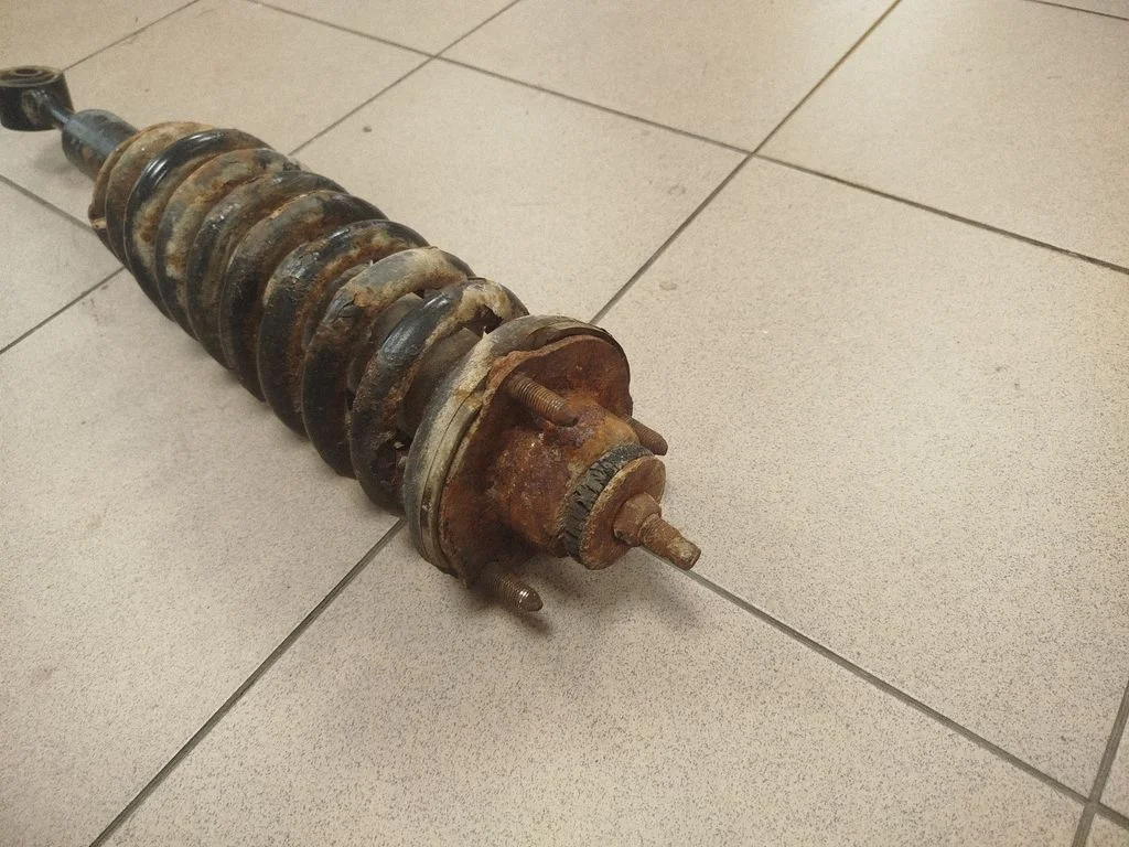 Front shock absorber/damper