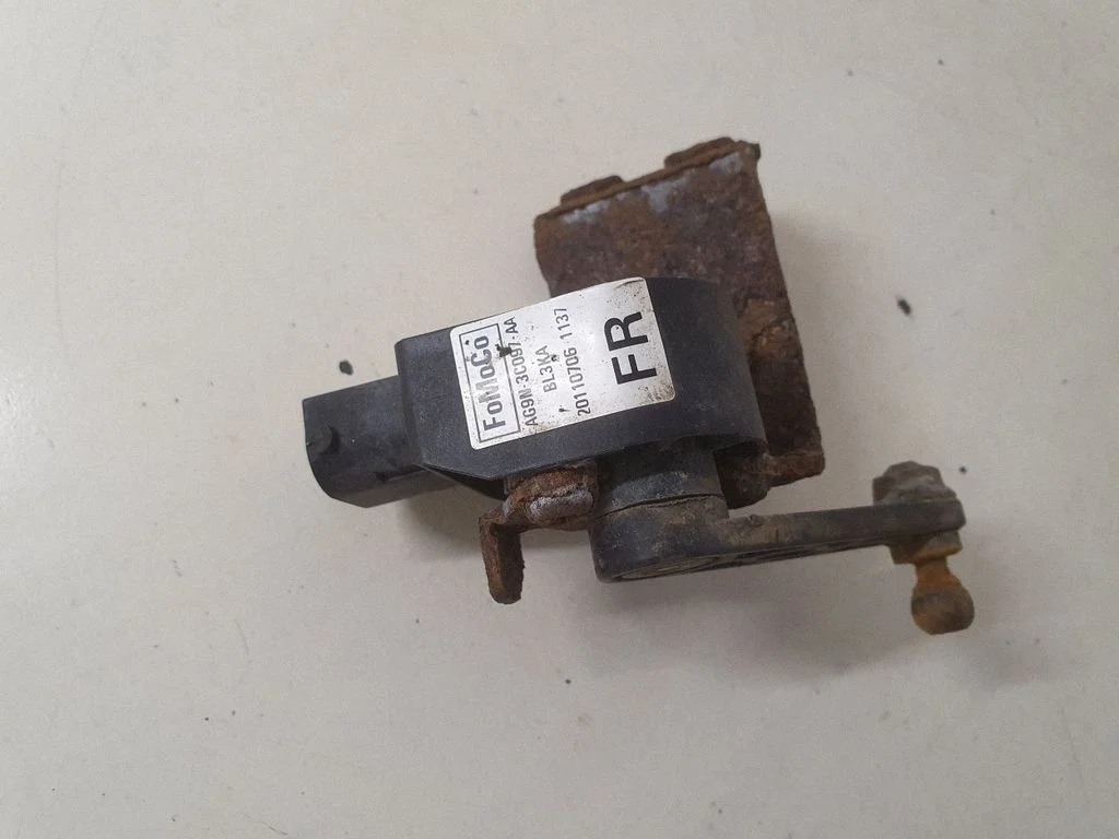 Headlight/headlamp level sensor AG9N3C097AA