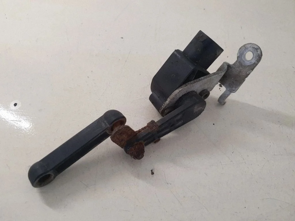 Headlight/headlamp level sensor 6788569