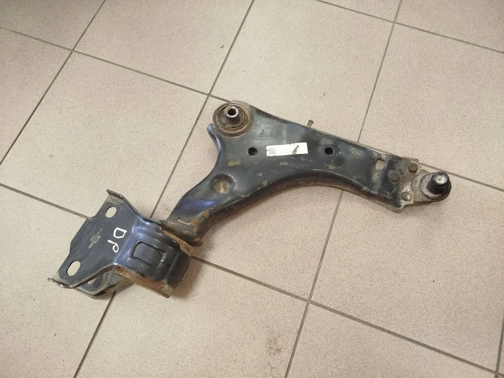 Eesmine alumine õõtshoob FK723A052