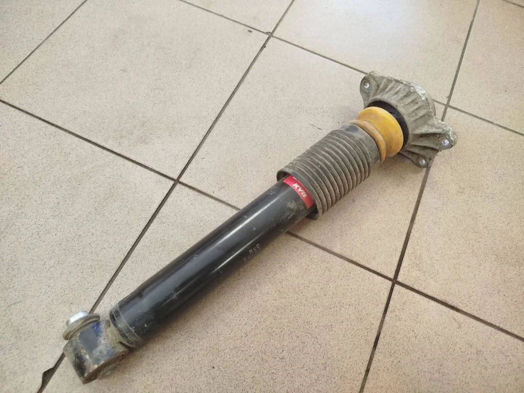 Rear shock absorber/damper