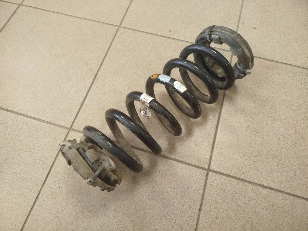Rear coil spring – Land Rover Discovery Sport (2014-)