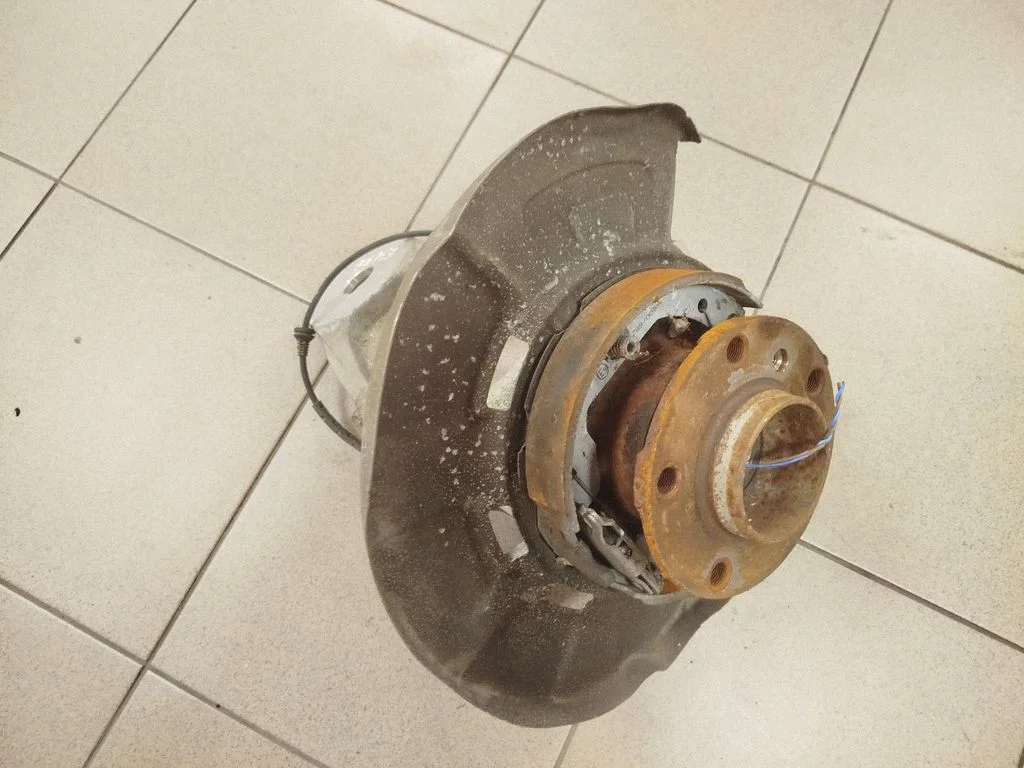 Rear wheel hub 677098606