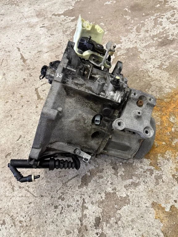 Manual 5 speed gearbox 20DP73