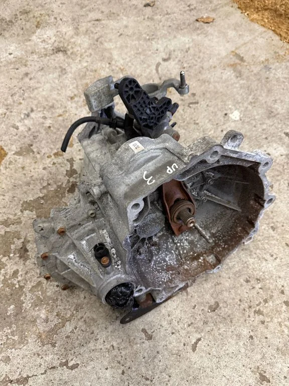Mechaninė 5 pavarų dėžė