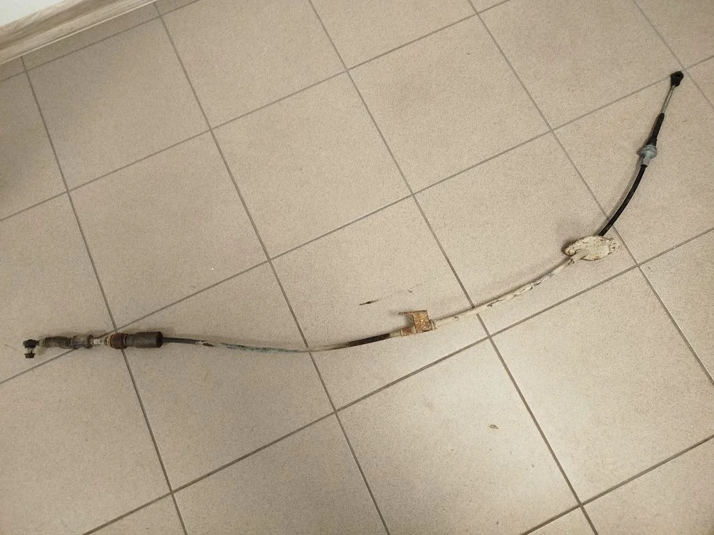 Gear shift cable linkage