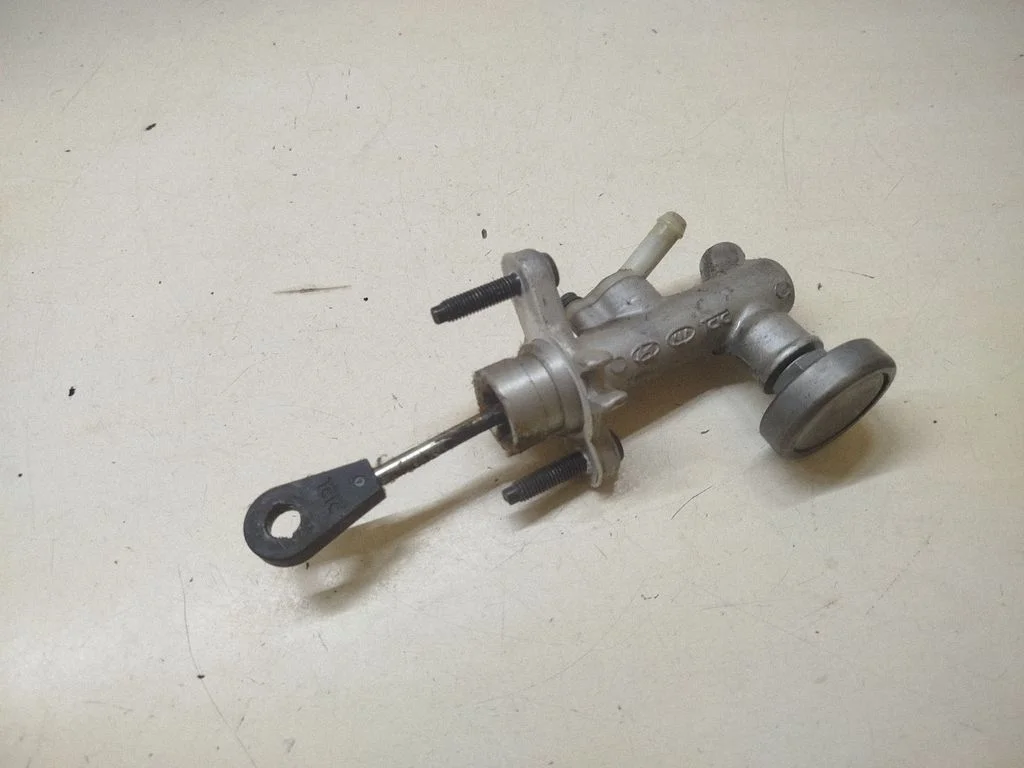 Clutch master cylinder