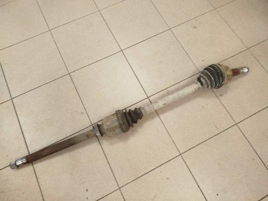 Front driveshaft – right