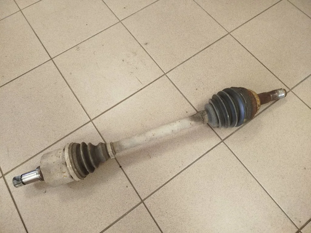 Front driveshaft – left