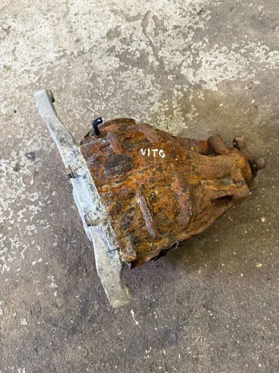 Rear differential A6393510108