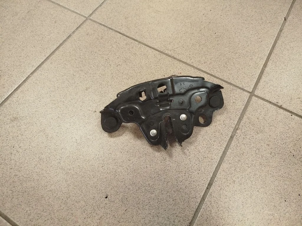 Engine bonnet/hood lock/catch – Nissan Qashqai (2010-2014)