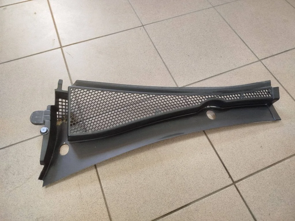Wiper trim – Peugeot 208 I (2012-2019)