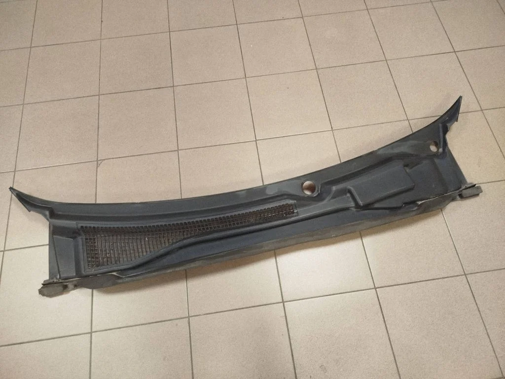 Wiper trim 05113056AA