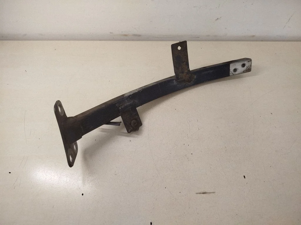 Fender mounting bracket 4H0821393