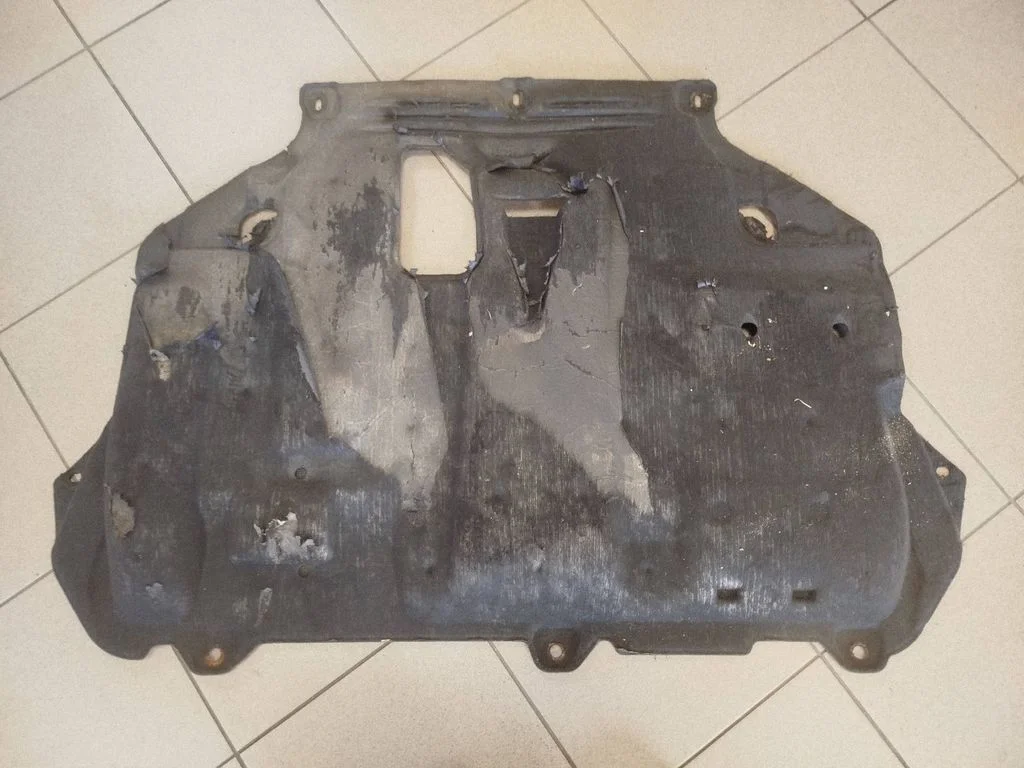 Engine splash shield/under tray