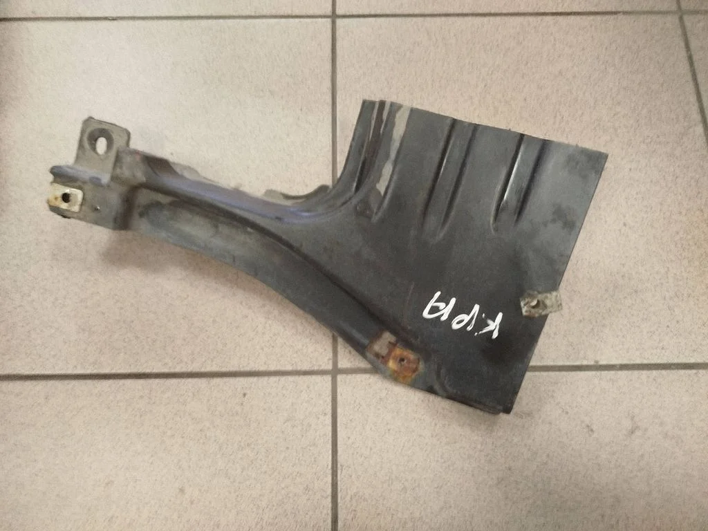 Center/middle under tray cover FPLA104C21AD