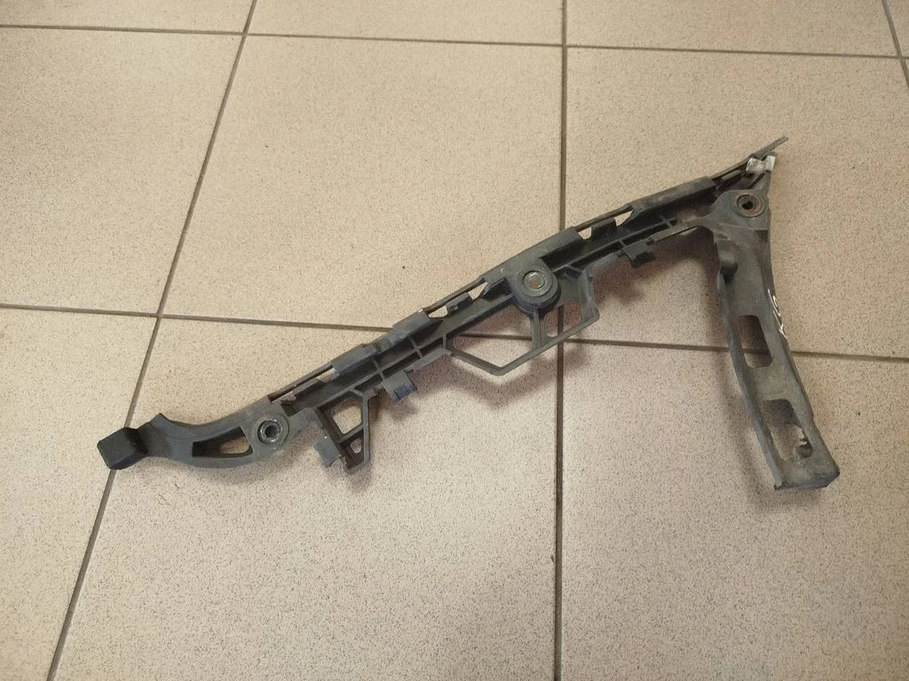 Rear bumper mounting bracket DQN000071