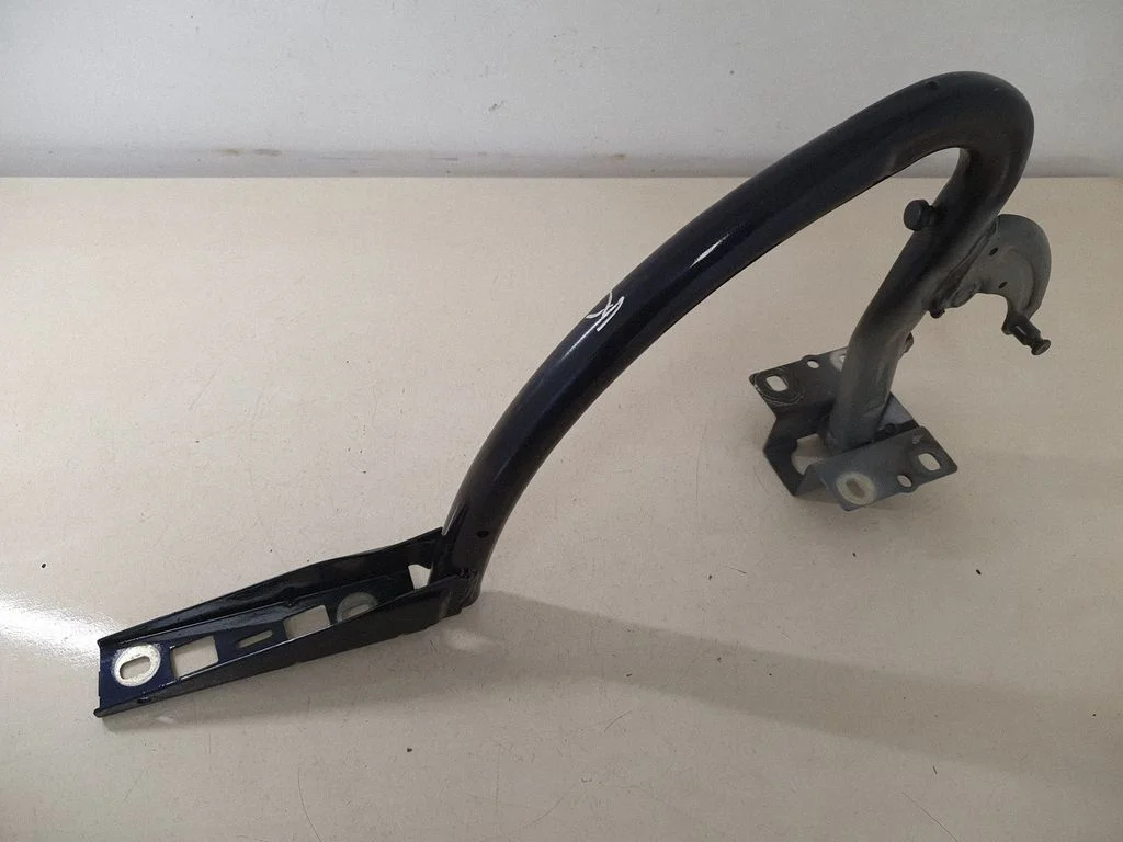 Tailgate/trunk/boot hinge – Audi A8 S8 D4 4H (2010-2016)
