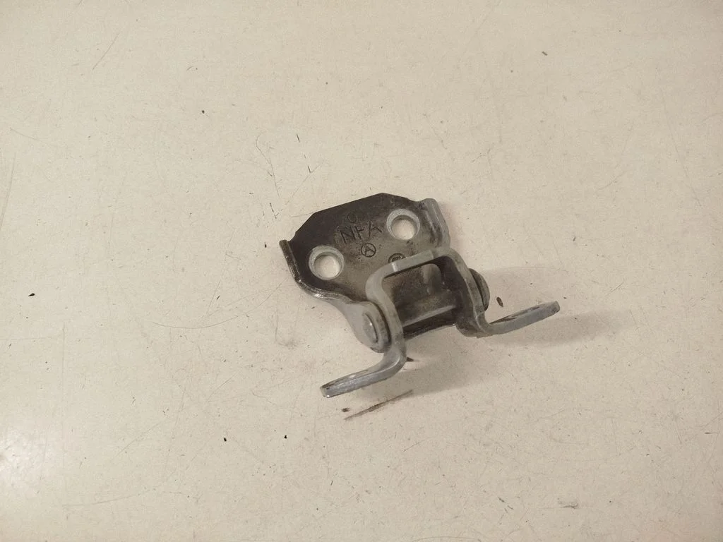 Front door upper hinge – right
