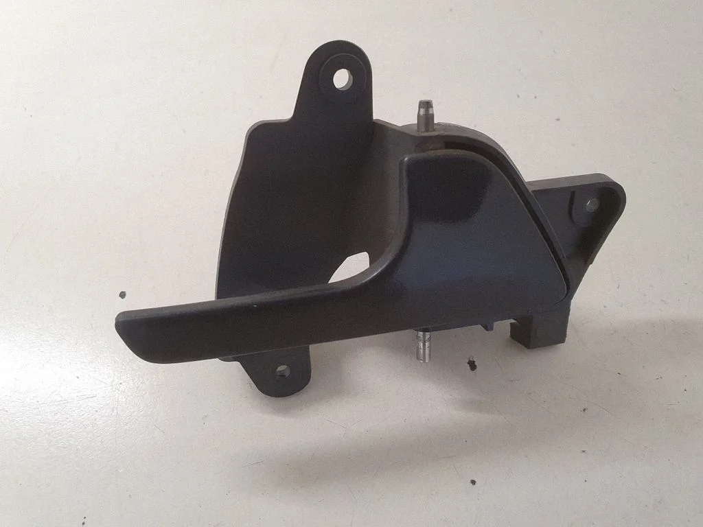 Front door interior handle 7H0837618