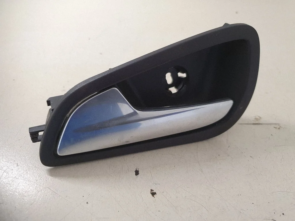 Front door interior handle AM51U22601BDW