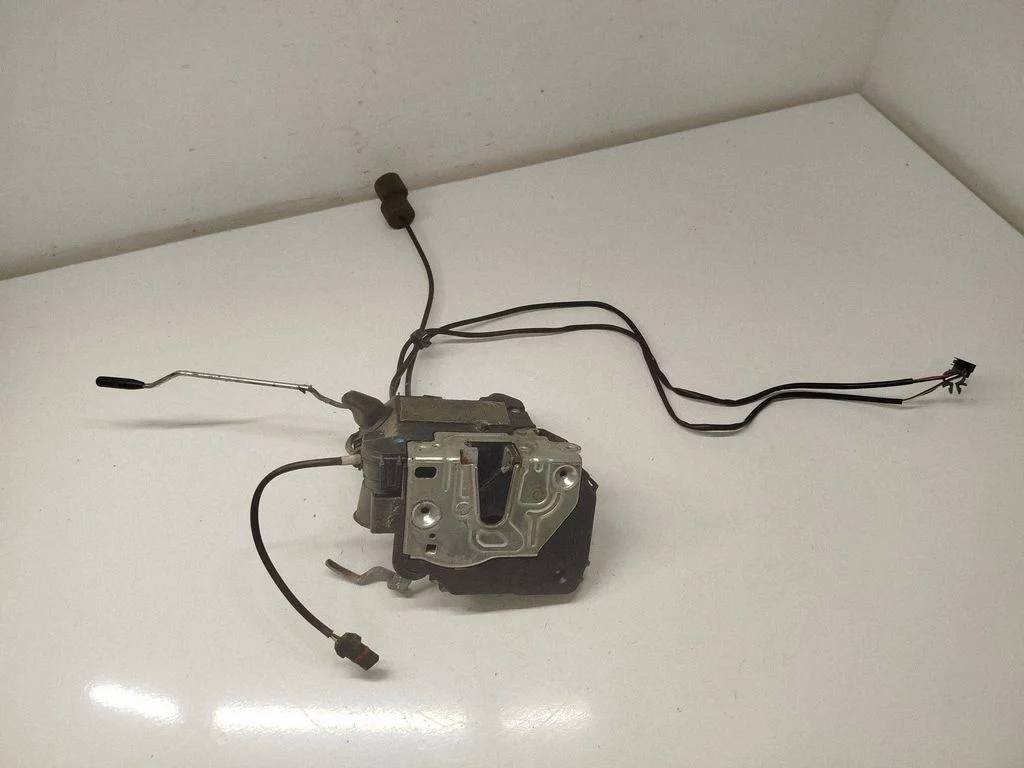 Front door lock – left