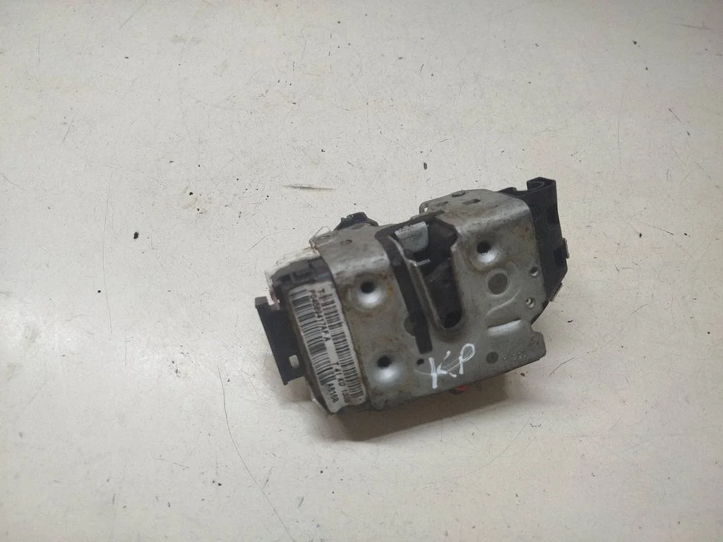 Esiukse lukk – Chrysler Town & Country V (2008-2016)