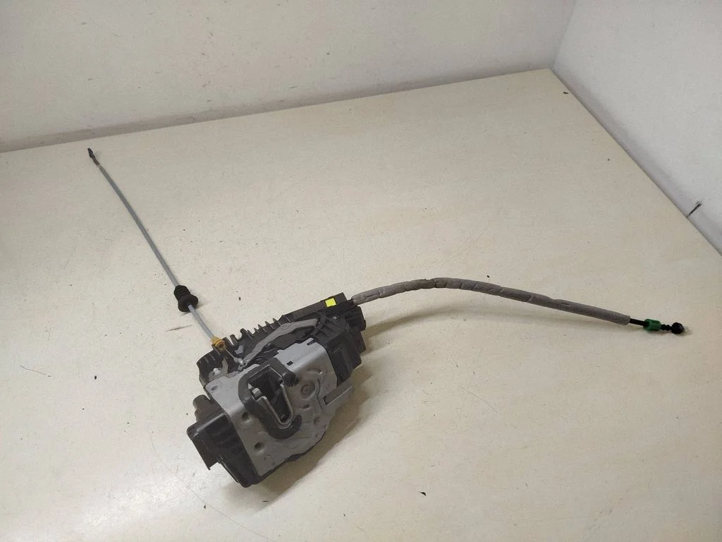 Front door lock A2227200535