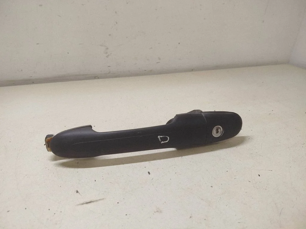 Front door exterior handle – right