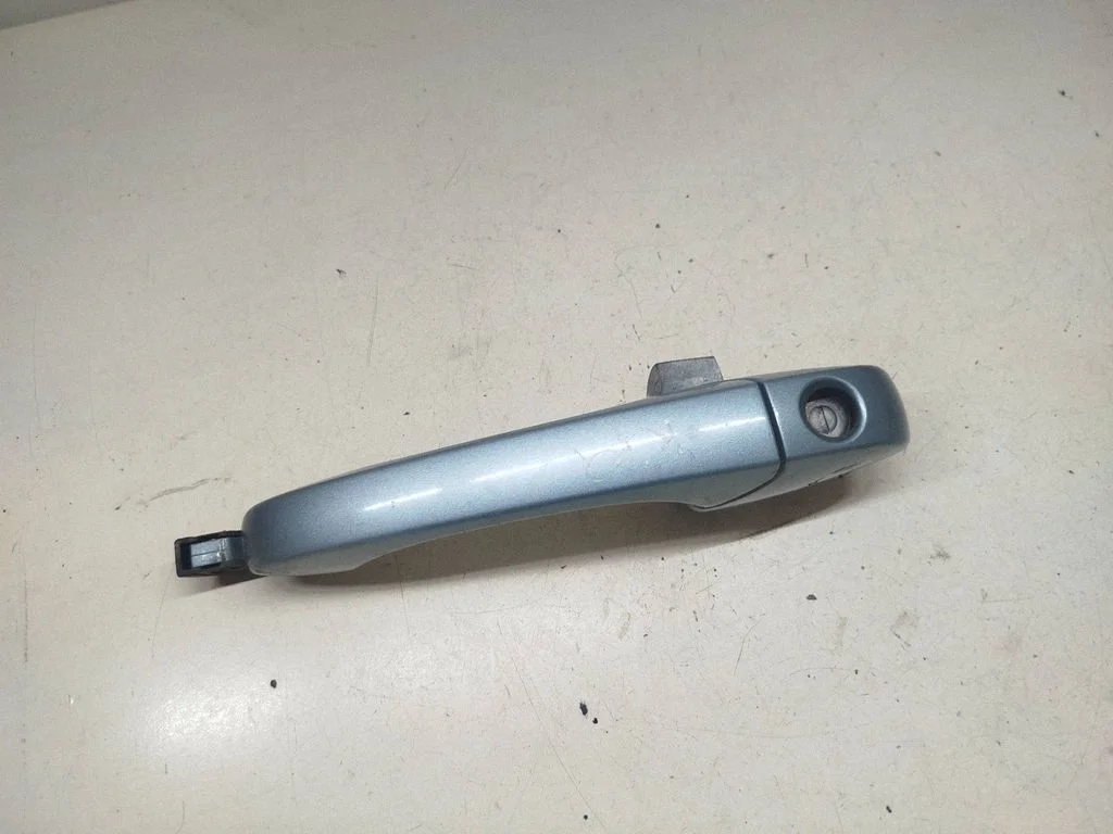 Front door exterior handle – left