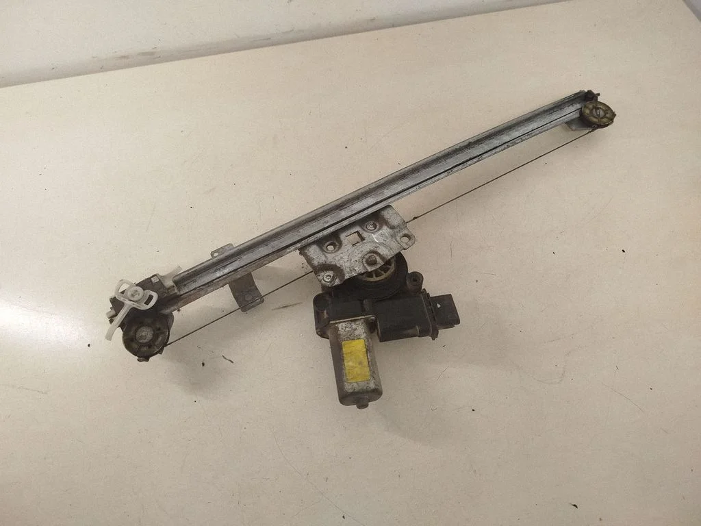 Priekinio el. lango pakėlimo mechanizmo komplektas
