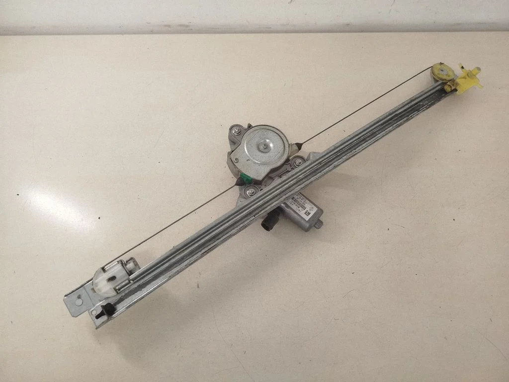 Priekinio el. lango pakėlimo mechanizmo komplektas