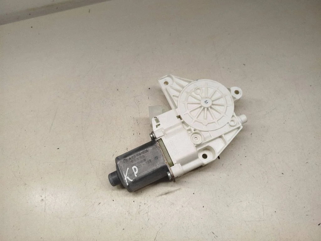 Front door window regulator motor – Mercedes-Benz GL-Class X166 (2013-2019)