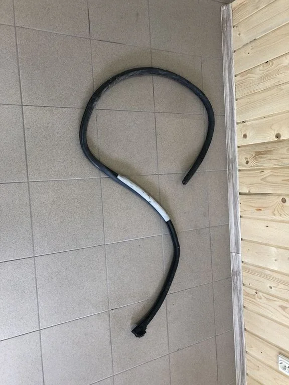 Priekinė sandarinimo guma ant kėbulo