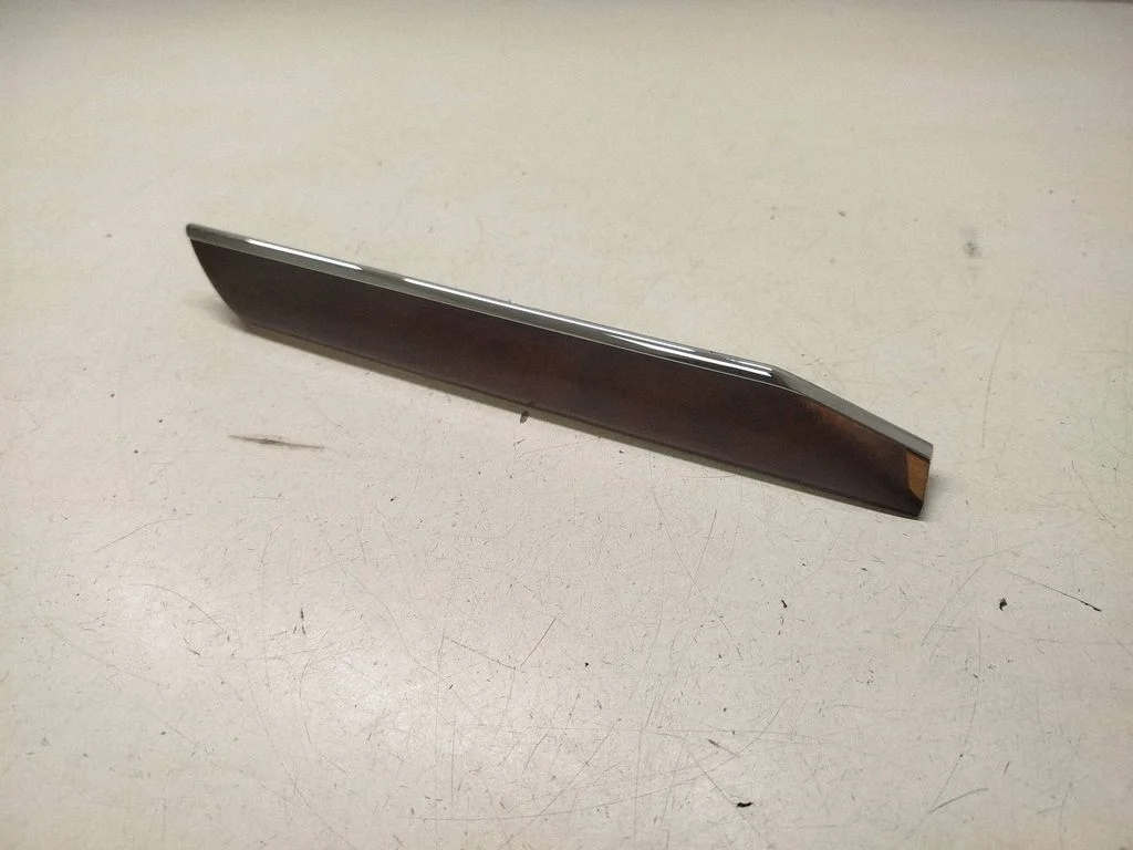 Dashboard glove box trim – Mercedes-Benz GL-Class X164 (2006-2012)