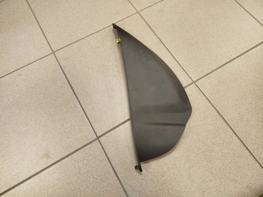 Panel deski rozdzielczej (boczny) yp00052277