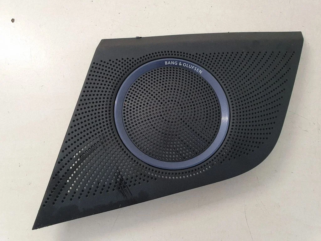 Side speaker trim/cover 8T0857227A