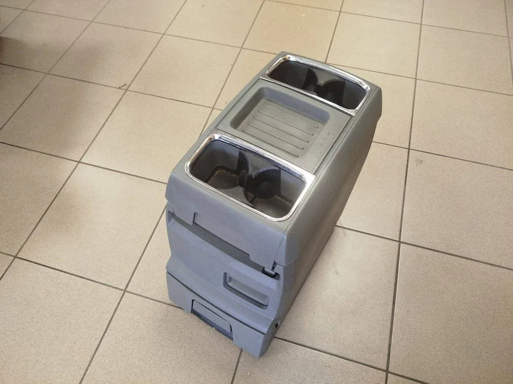 Daiktadėžė centrinės konsolės
