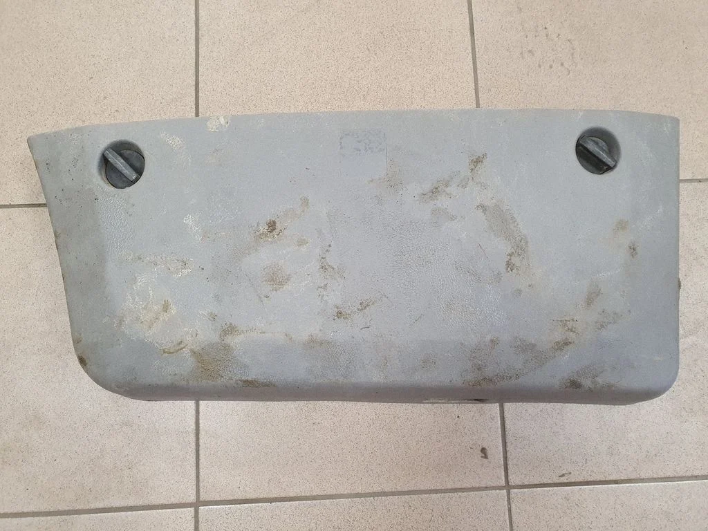 Daiktadėžė priekinių durų