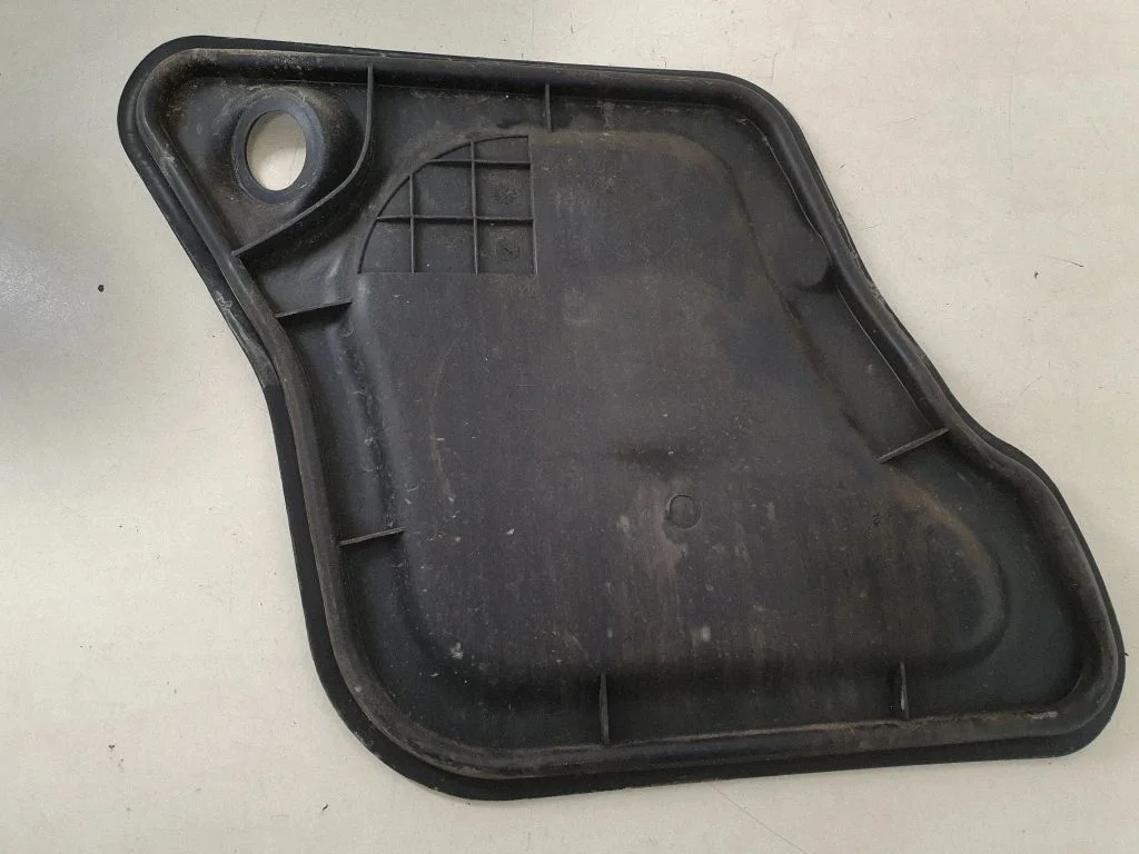 Other front door trim element 8T0837916B