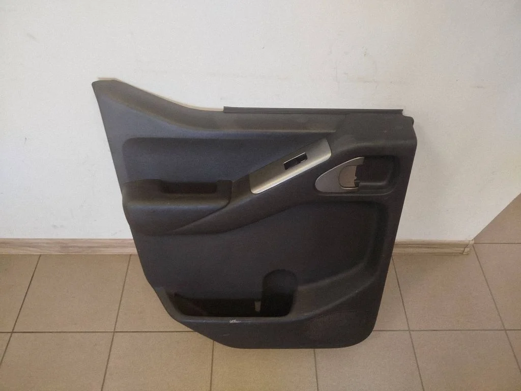 Aizmugurējo durvju apšuvums 82901EB10A