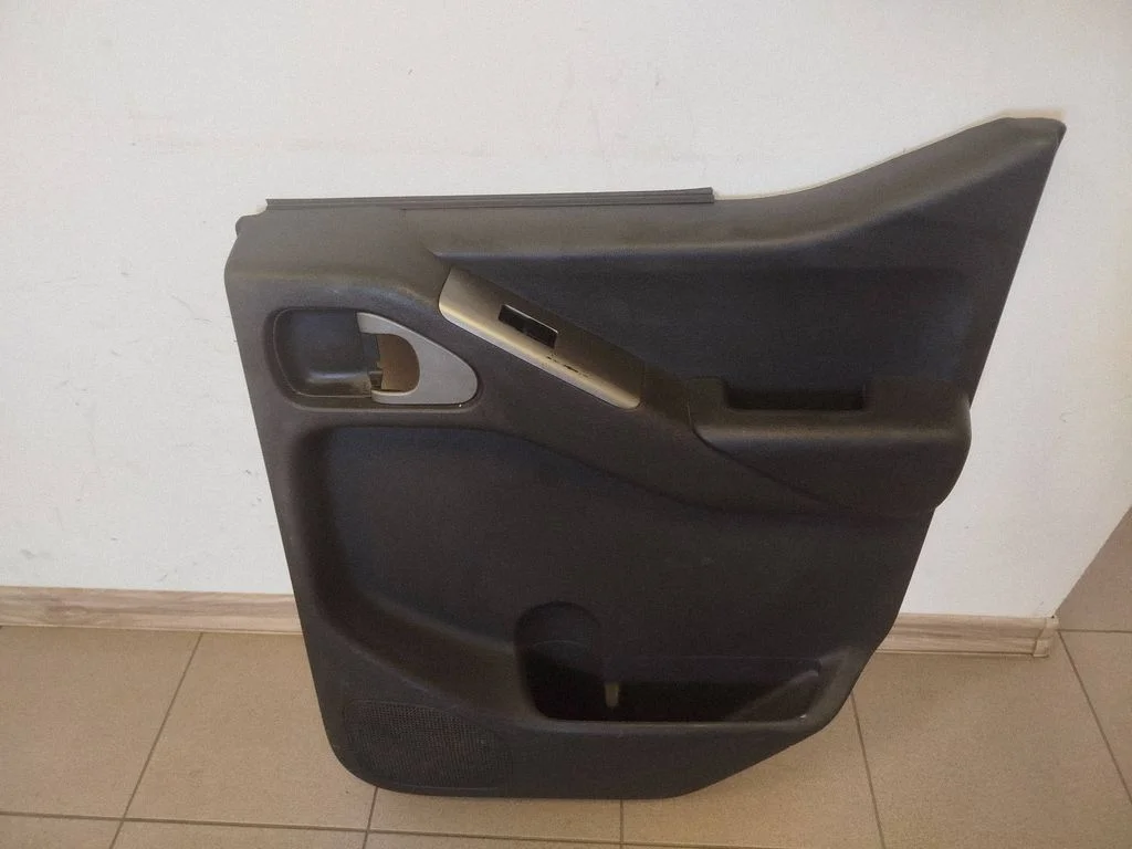Aizmugurējo durvju apšuvums 82900EB16A