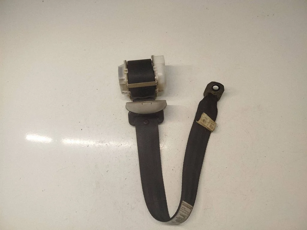 Rear seatbelt 7L2540
