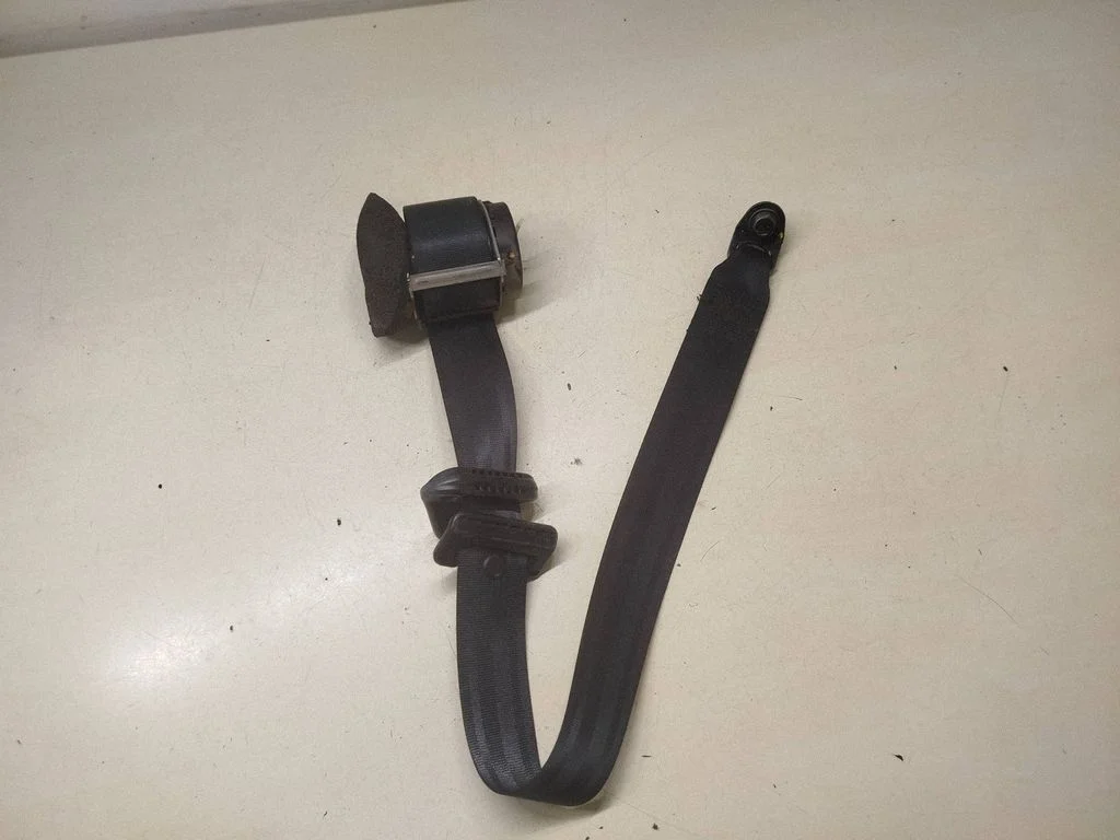 Middle seatbelt (rear) 615627700