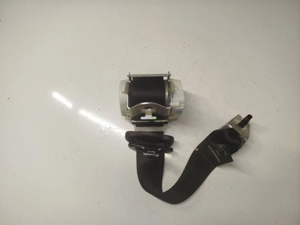Rear seatbelt – Land Rover Freelander 2 - LR2 (2007-2016)