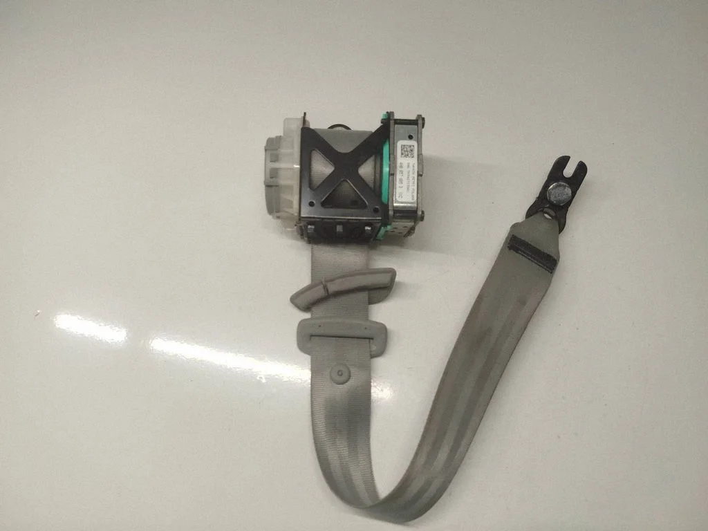 Rear seatbelt 4H0857805D