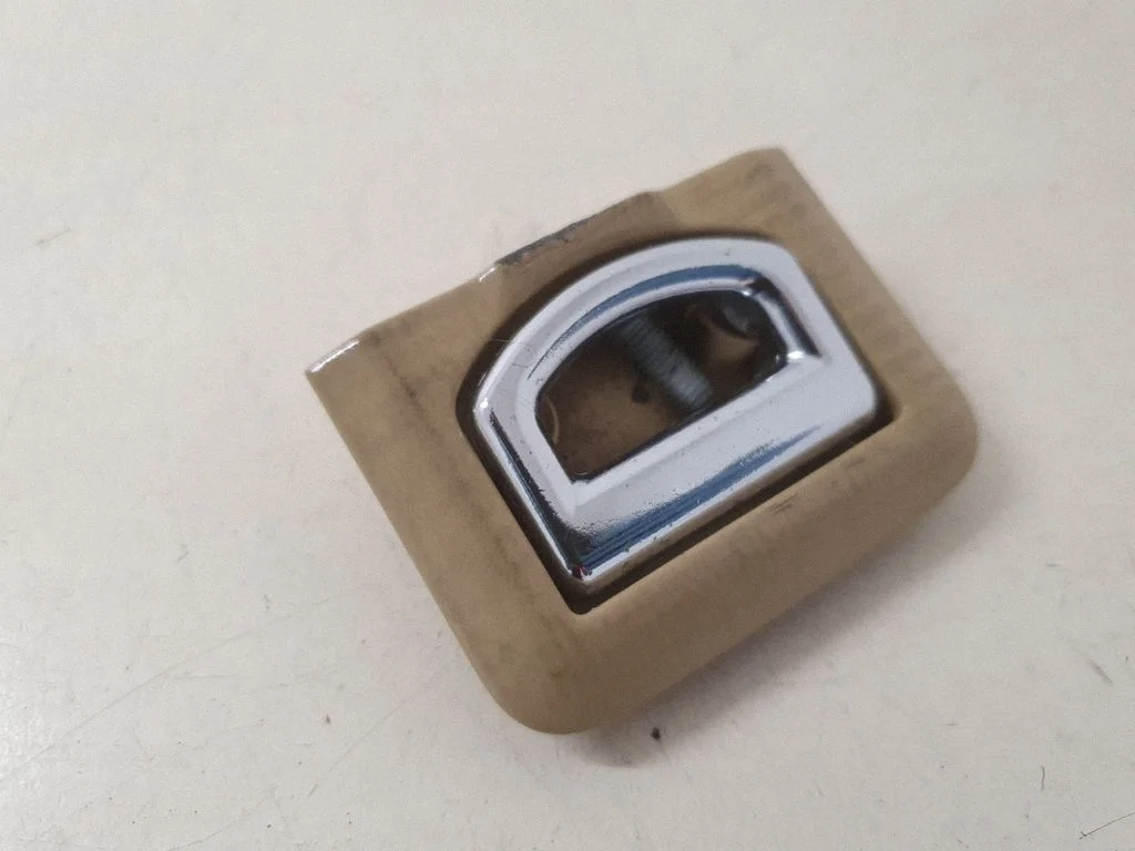 Tie down hook / loop 7H5802994