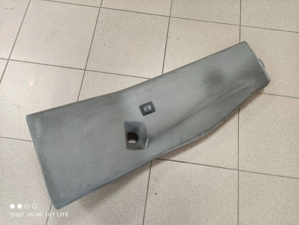 (B) pillar trim (bottom) 7H5867291L