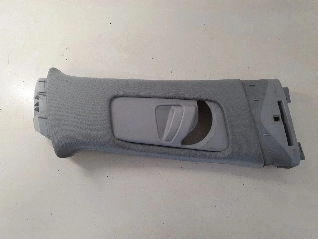 (B) piilari kate (ülemine) – Toyota Avensis T270 (2009-2012)