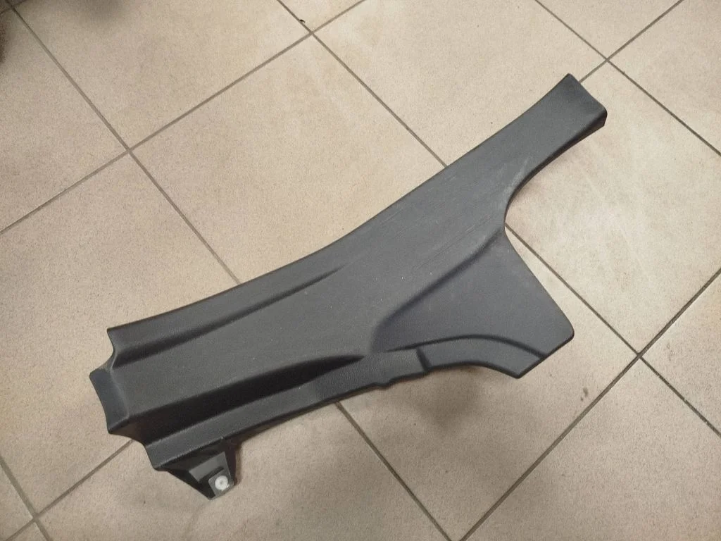 Rear sill trim cover 94061AL010